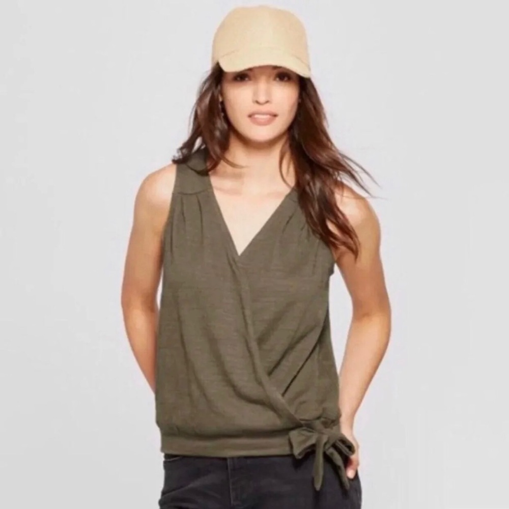 NWT Universal Thread Wrap Knot Sleeveless Top XS